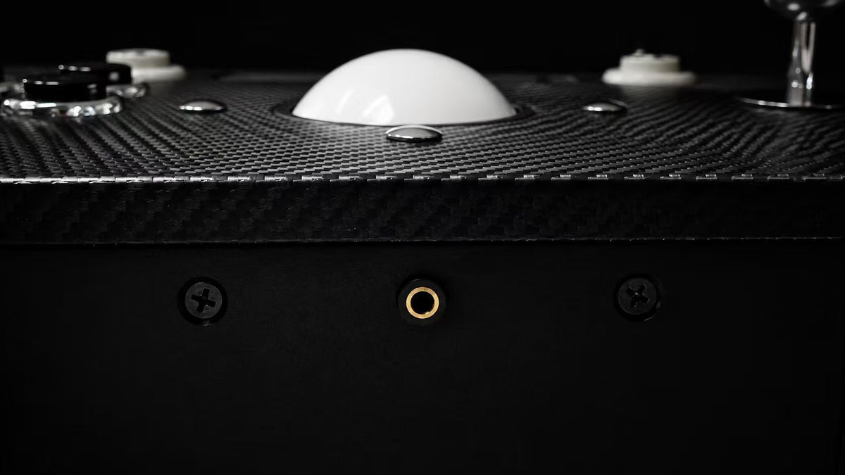 The front-facing 3.5mm headphone jack on the MAX